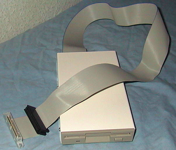 File:MicroStyle 3,5inch drive.jpg